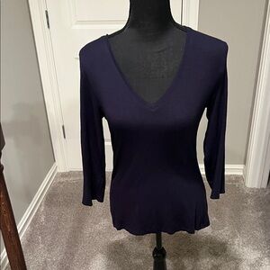 Tahari Women's Navy V-Neck Long Sleeve Tee